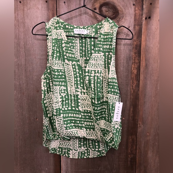 Velvet by Graham & Spencer Zita Blouse Tank Top in Green Size XS - Picture 6 of 16